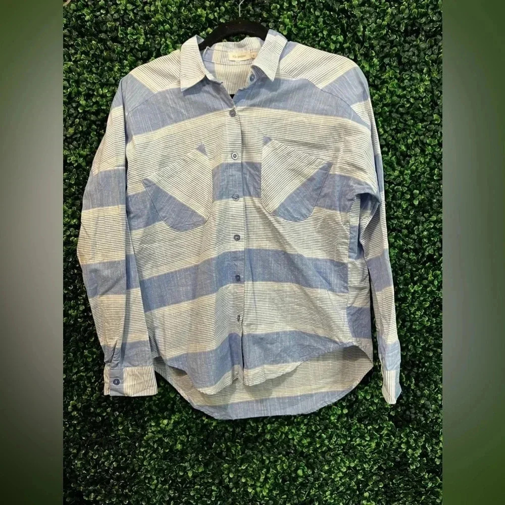 Boutique Brand Blu Pepper Button Up - Small
